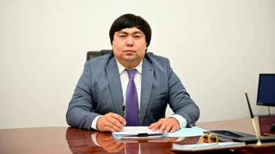 Осуждённому за мошенничество экс-главе аппарата акима Актобе заменили срок заключения на штраф