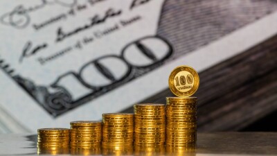 Нацбанк купил 240 млн долларов в июле, чтобы поддержать валютную долю пенсионных активов