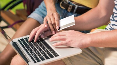 Жителю СКО прислали свечу вместо купленного смартфона за 535 тысяч тенге