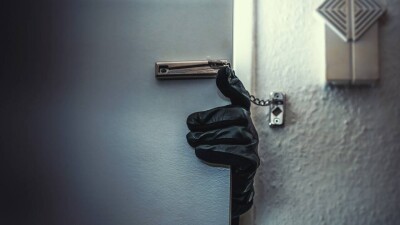 В Астане бродяга обокрал квартиру, которую забыли запереть