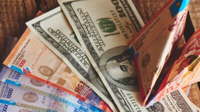 Тенге слегка укрепился к доллару: помогла нефть?