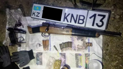 В Кыргызстане нашли тайник с оружием, в нём был казахстанский автомобильный номер
