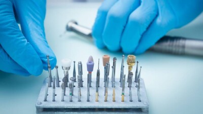 В Нур-Султане клиника возместила пациентке моральный ущерб за дефекты после лечения зубов