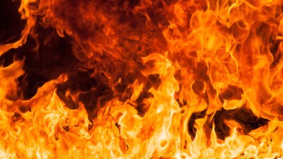 Бытовка загорелась на стройке в Астане: о последствиях рассказали в МЧС