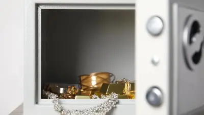 Наказание за кражу золота на 102 млн тенге смягчили казахстанке по амнистии