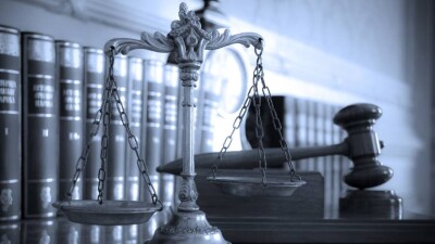 Арестованного за многомиллионные "подарки" управленца КТЖ осудили и сразу освободили