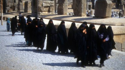 Двух ЛГБТ-активисток приговорили к казни в Иране