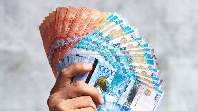 Отданные мошенникам 700 тысяч тенге вернули астанчанину благодаря рассеянности курьера