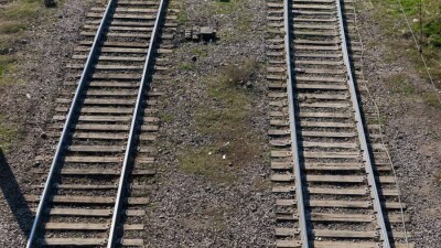 18 вагонов с рудой и шлаком сошли с рельсов в ВКО