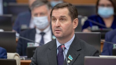 Многодетный отец-депутат сложил полномочия, чтобы сосредоточиться на бизнесе