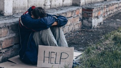 Заставлял попрошайничать: подозреваемого в торговле людьми задержали в Шымкенте