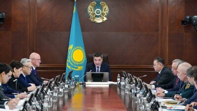 Урезать бюджетные расходы и переписать проект Налогового кодекса. Что ещё поручил Бектенов?