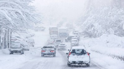 Вьюга в Алматы: снег пообещали убирать круглосуточно