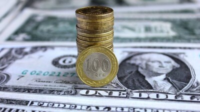 Укрепление тенге к доллару объяснили финансовые эксперты