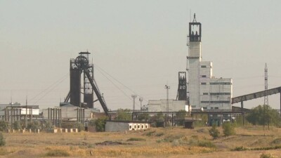 Из шахты "Казахстанская" экстренно эвакуируют рабочих: загорелась конвейерная лента