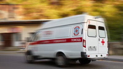 Кусок фасада дома упал на ребёнка в Астане