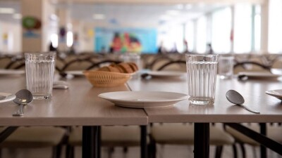 Питание через "Социальный кошелёк" внедрили уже в 250 школах Казахстана