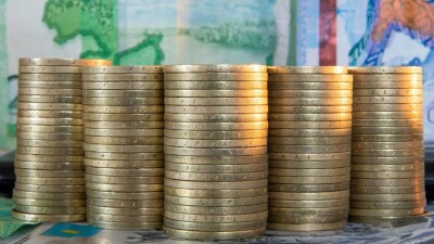 Разрыв между зарплатами мужчин и женщин в Казахстане сократился