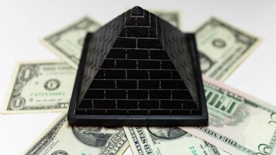 Трое казахстанцев потеряли 4 млн тенге, вложив их в финансовую пирамиду