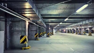 Полицейские ищут угнанные автомобили на подземных стоянках в Алматы