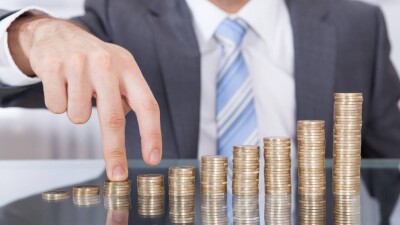 Какие зарплаты предлагали работодатели в объявлениях о вакансиях в 2022 году