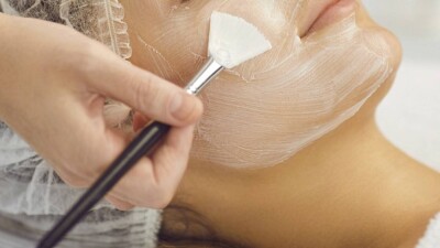 Новыми морщинами и асимметрией лица обернулся для жительницы Павлодара визит к косметологу