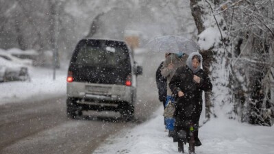 Республиканские трассы перекрыли в нескольких областях Казахстана из-за непогоды
