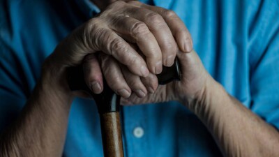 80-летний житель Тараза лишился более 7 млн тенге после "помощи" от незнакомца в банке