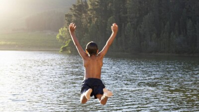 11 детских лагерей в Казахстане расположены рядом с водоёмами, где опасно купаться