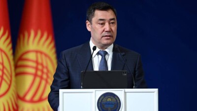 Жапаров призвал кыргызстанцев отложить тои и дорогие покупки