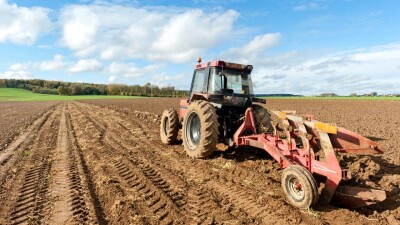 Фермеры ЗКО пожаловались на нехватку дизеля, выделенного на весеннюю страду