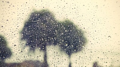 Ливни на востоке, пекло в Актобе: о погоде на выходные рассказали синоптики