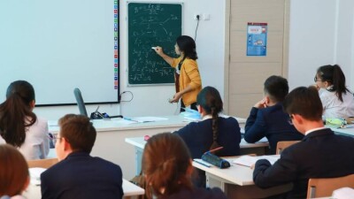 Квоты в лицеи и вузы для детей из нуждающихся семей увеличили в Казахстане