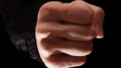 Отец избил несовершеннолетнего сына до сотрясения мозга в Алматинской области