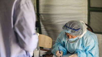 Врачей наказали за невыдачу аптечек матери и ребёнка в Шымкенте