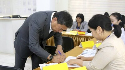 "Пришёл отдать голос за благополучие Алматы". Досаев и его супруга приняли участие в референдуме