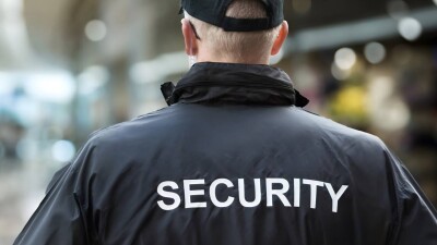 Более 900 охранников уволили из школ Туркестанской области без выплаты компенсации