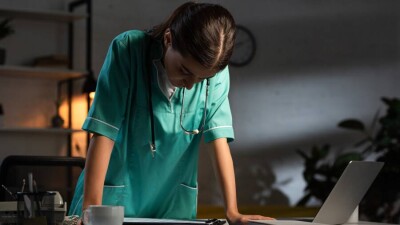 Фейк-вакцинация и чёрная касса: медсестра больницы в ЗКО заявила о нарушениях