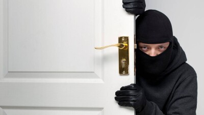 12 тысяч евро украли из раздевалки фитнес-клуба в Алматы