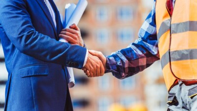 В каких отраслях работают иностранцы в Казахстане