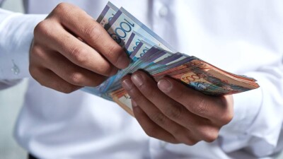 Рабочим рыбзаводов вдвое повысят зарплату в Казахстане