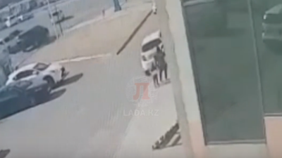 Автомобилистка сбила мать с ребёнком на тротуаре в Актау