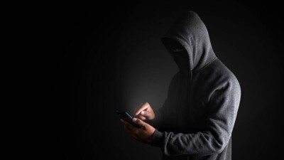 Жезказганец перевёл мошенникам 12 млн тенге, которые взял в кредит