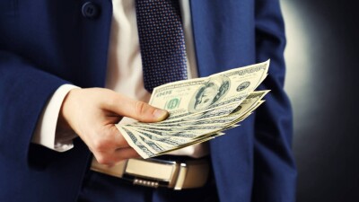 Начался суд над Арыстанбеком Мухамедиулы и его женой по делу о даче взятки