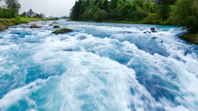 Угроза наводнения появилась в Алматинской области из-за подъёма воды в Талгаре
