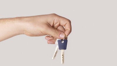 Осуждённому за взятку, находившемуся в тюрьме, предоставили жильё от государства в Кокшетау