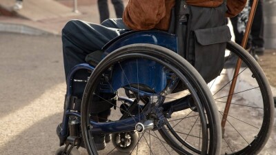 В правительстве ответили депутатам, которые призвали платить казахстанцам с инвалидностью и пенсию, и пособия