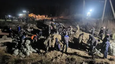 Более 1600 человек укрепляют берега Есиля в СКО из-за сильного подъёма воды в реке