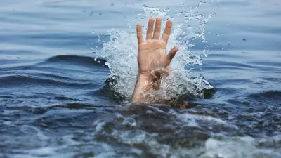 На берегу Алаколя организовали полицейское дежурство, спасён утопавший