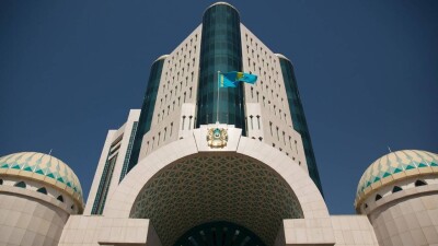 Новоизбранные и назначенные сенаторы официально получили полномочия в Казахстане